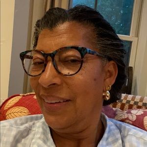 Meet your Posher, Ofelia